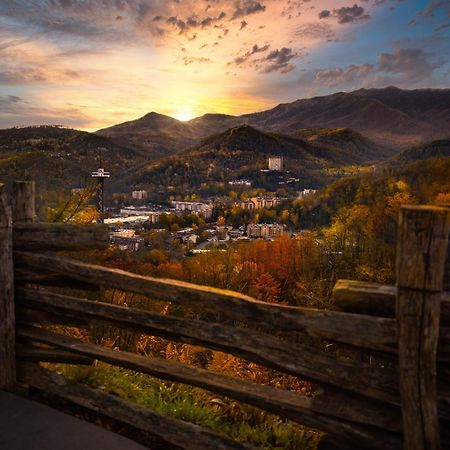 The Cozy Cove, Hot Tub, Wifi, 1089 Free Tickets Each Paid Day, Dollywood And More Sevierville Exteriör bild