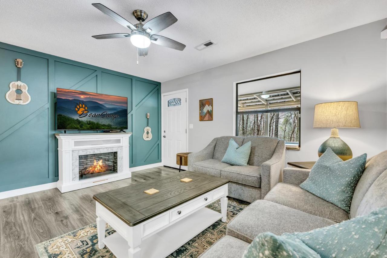 The Cozy Cove, Hot Tub, Wifi, 1089 Free Tickets Each Paid Day, Dollywood And More Sevierville Exteriör bild