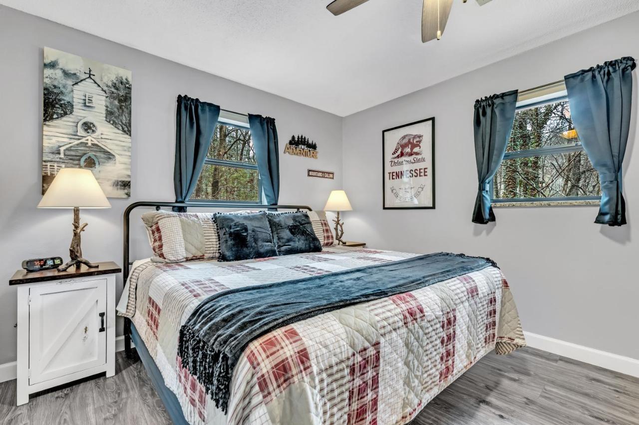 The Cozy Cove, Hot Tub, Wifi, 1089 Free Tickets Each Paid Day, Dollywood And More Sevierville Exteriör bild