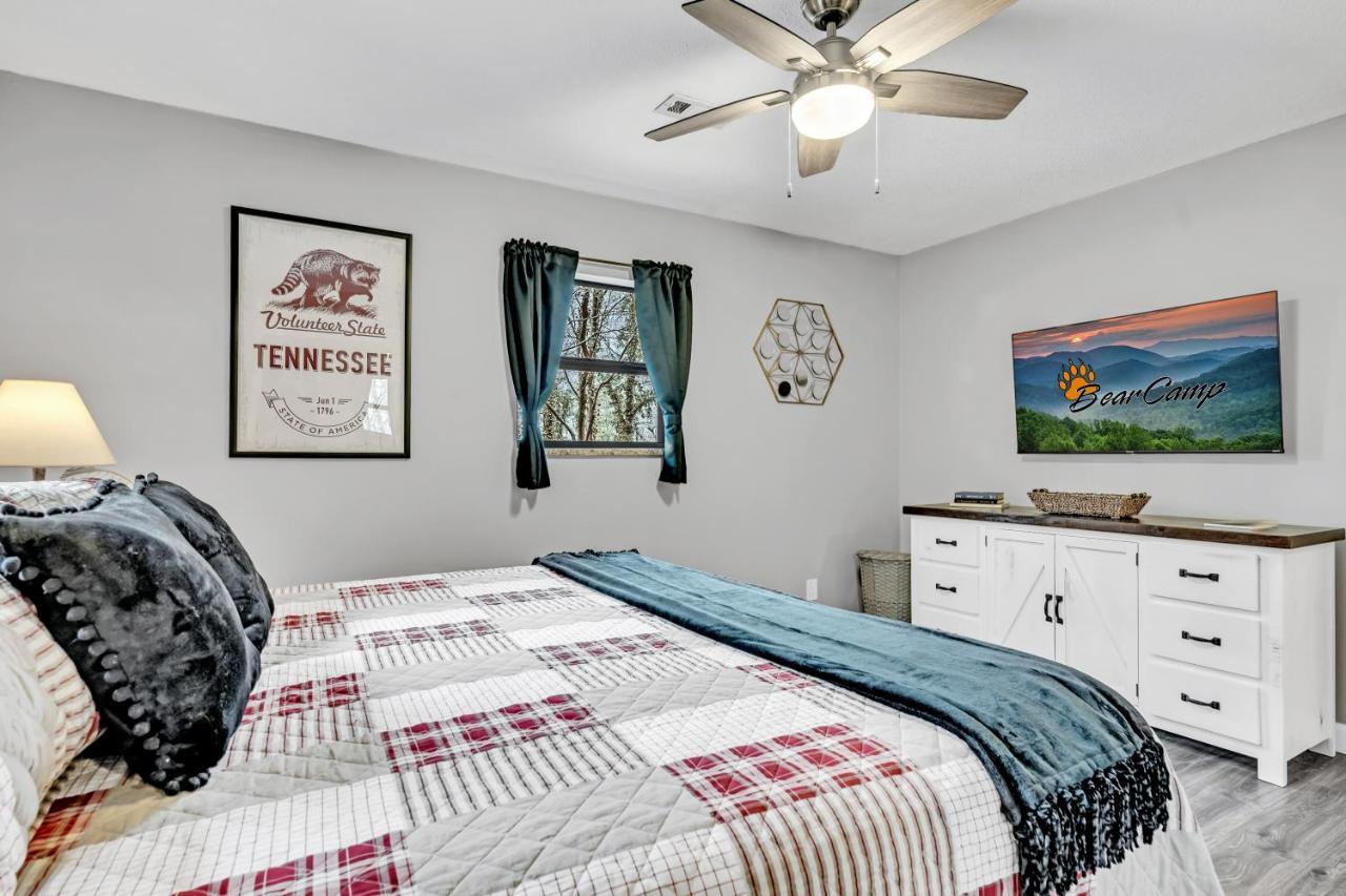 The Cozy Cove, Hot Tub, Wifi, 1089 Free Tickets Each Paid Day, Dollywood And More Sevierville Exteriör bild