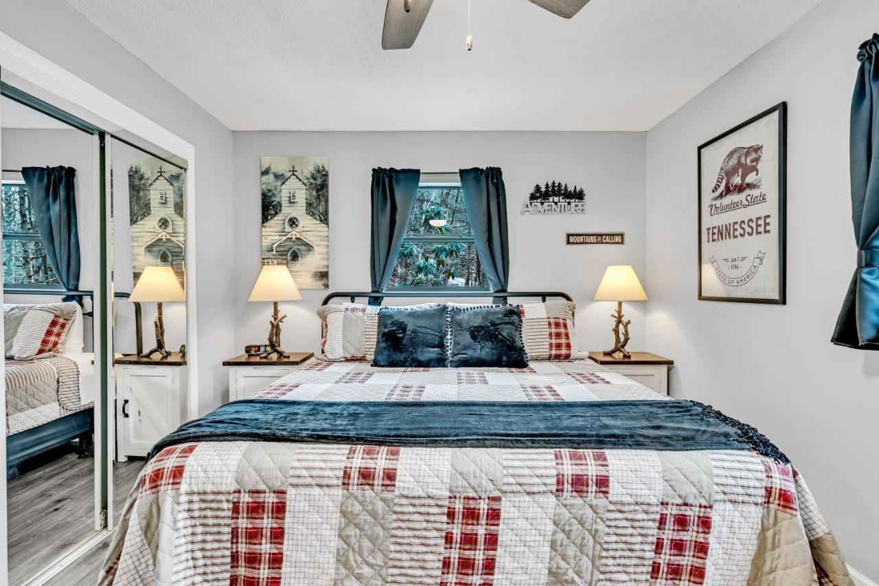 The Cozy Cove, Hot Tub, Wifi, 1089 Free Tickets Each Paid Day, Dollywood And More Sevierville Exteriör bild