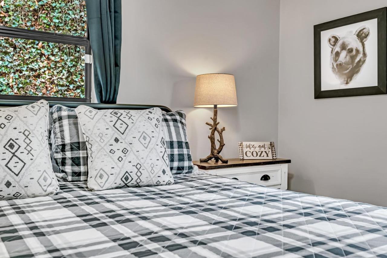 The Cozy Cove, Hot Tub, Wifi, 1089 Free Tickets Each Paid Day, Dollywood And More Sevierville Exteriör bild