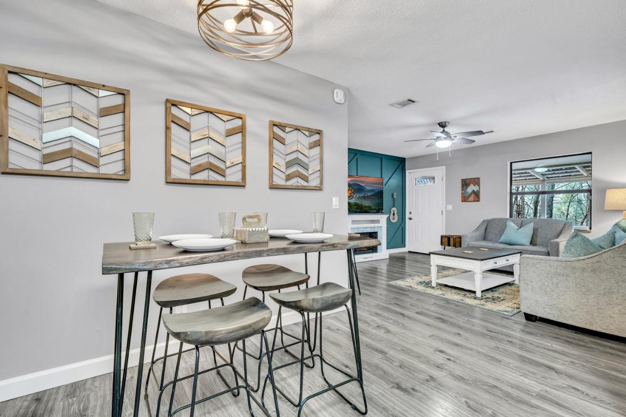 The Cozy Cove, Hot Tub, Wifi, 1089 Free Tickets Each Paid Day, Dollywood And More Sevierville Exteriör bild